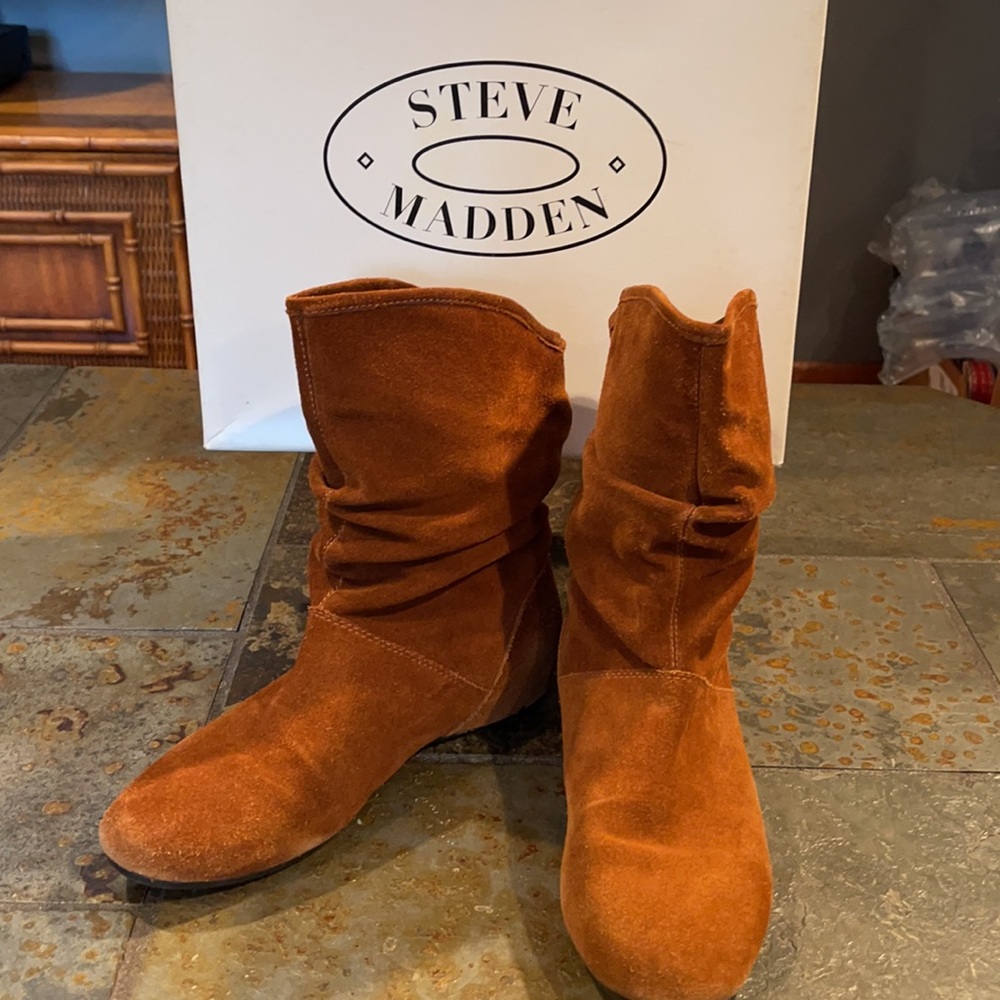 Steve Madden Calliee Chestnut Suede Boots - Size 8
